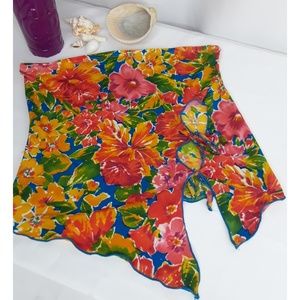 579 Tropical Print Strapless Top